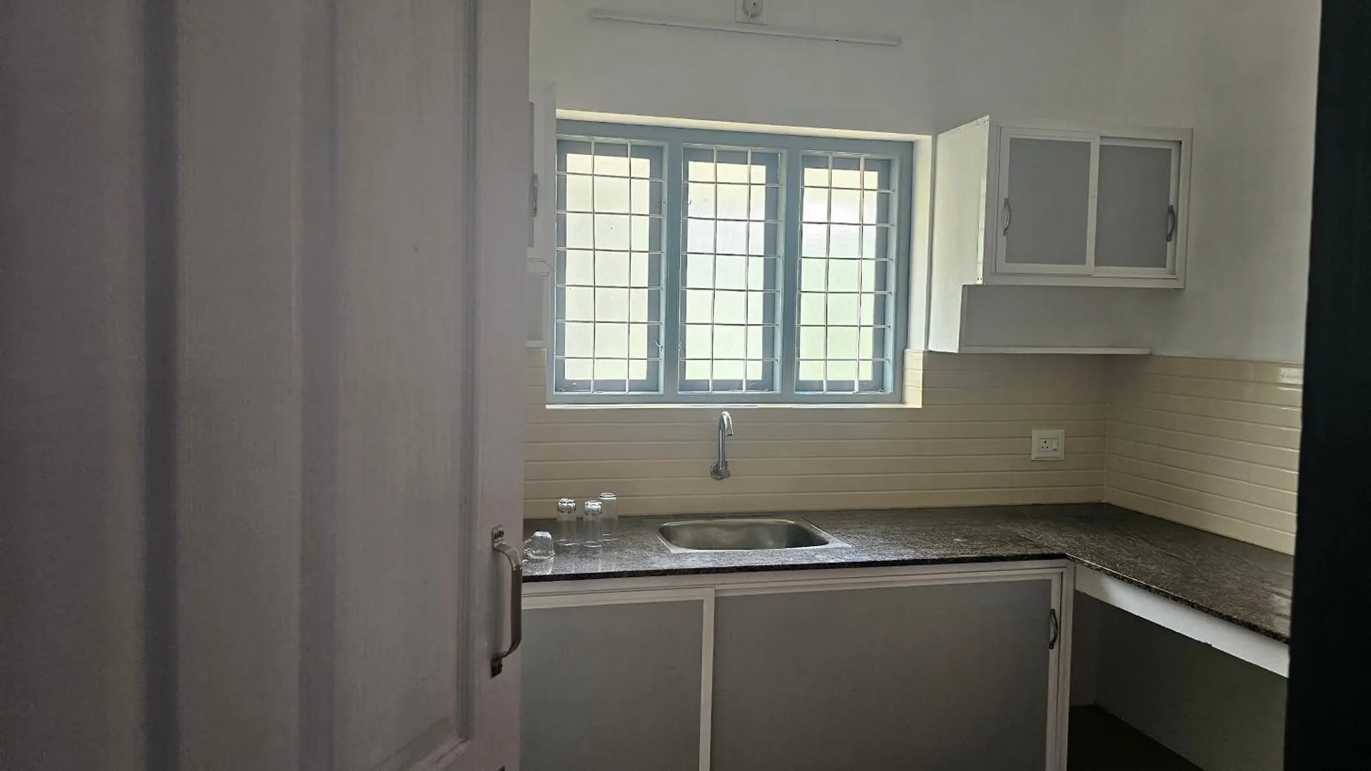 Lmr'S 2 Bhk Peace Home Thrissur India